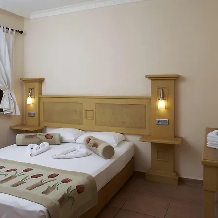 Club Anastasia - Family מרמריס