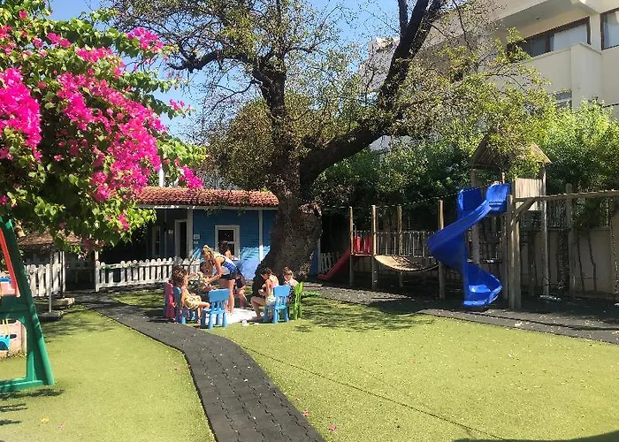 מלון דירות Club Anastasia - Family 3*